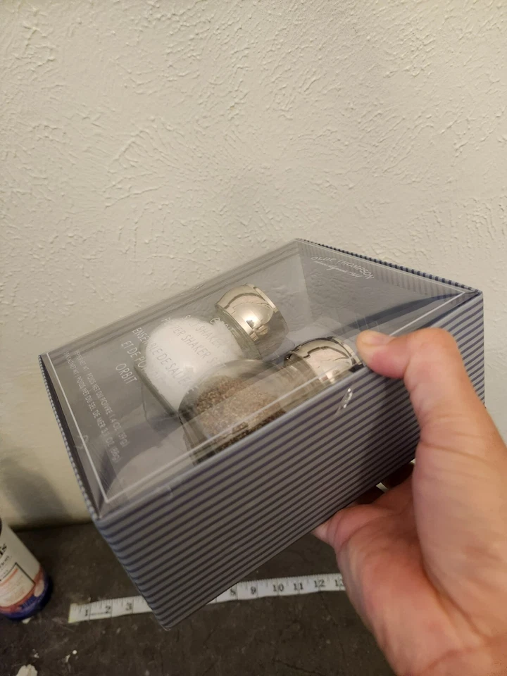 Conjunto de Shaker de Sal e Pimenta Olde Thompson ORBIT (EXPIRAÇÃO2016) - Imagem 4 de 4