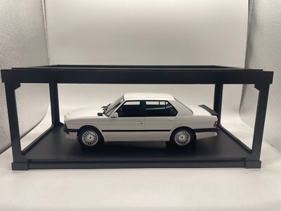 Maxima Models 1:18 Scale Resin Model Car BMW M5 White New in Box