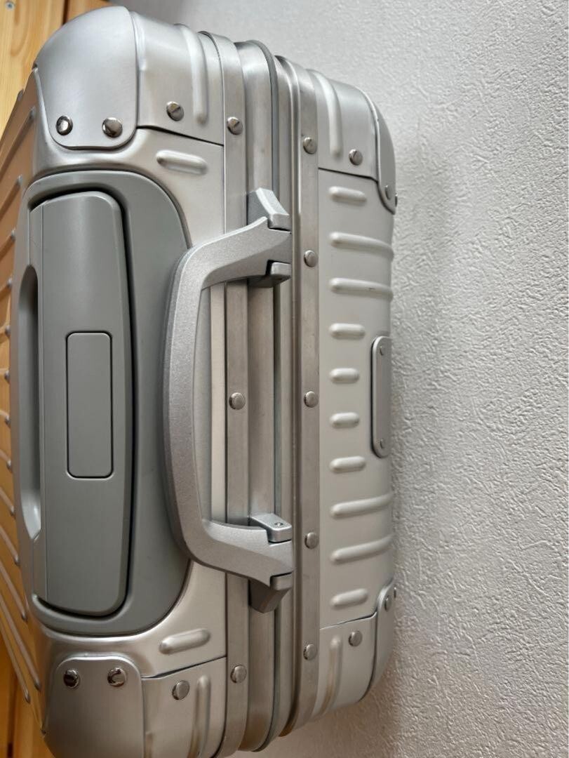 Rimowa Topas Original Cabin S 32L Silver 4-wheels Carry Case Rimowa Topas Original Cabin S 32L Silver 4-wheels Carry Case