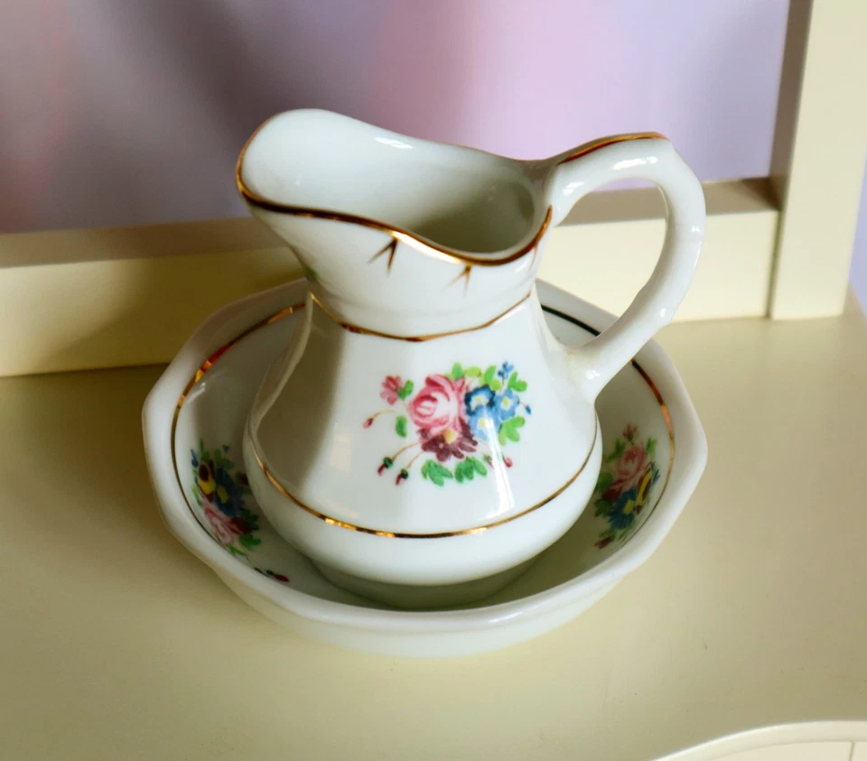 Cómoda vintage Pleasant Company SAMANTHA con juego de jarra de China American Girl Foto 3 de 4