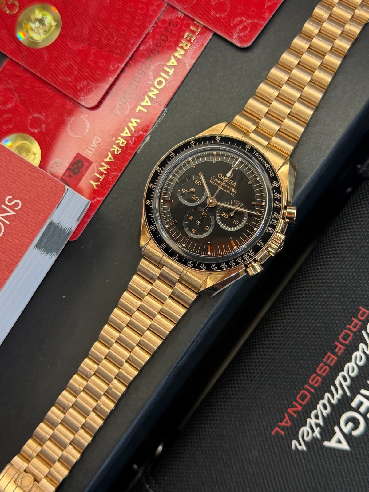 Omega Speedmaster Rose Gold (2022 Full Set) 310.60.42.50.01.001