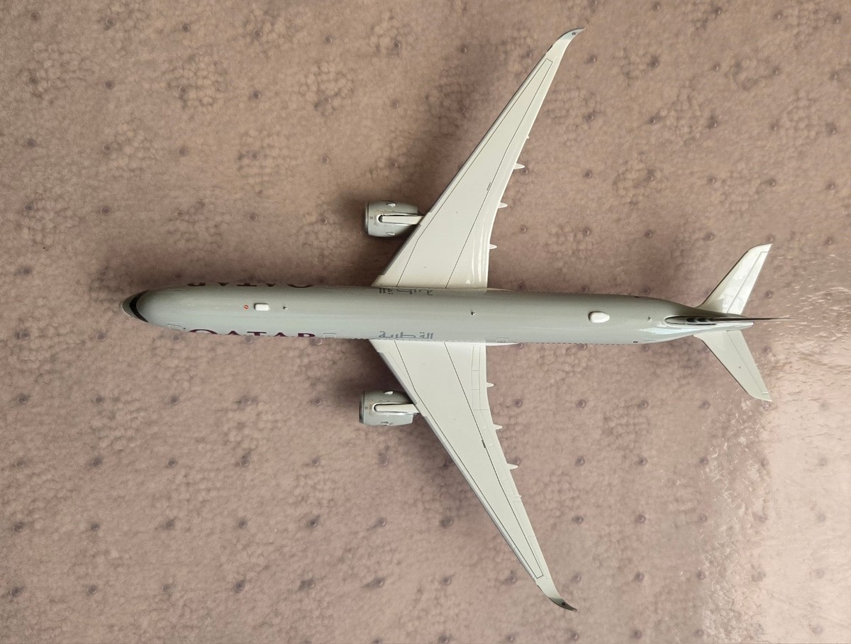 Aviation 400 Airbus A350-1000 Qatar Airways A7-ANM in 1:400