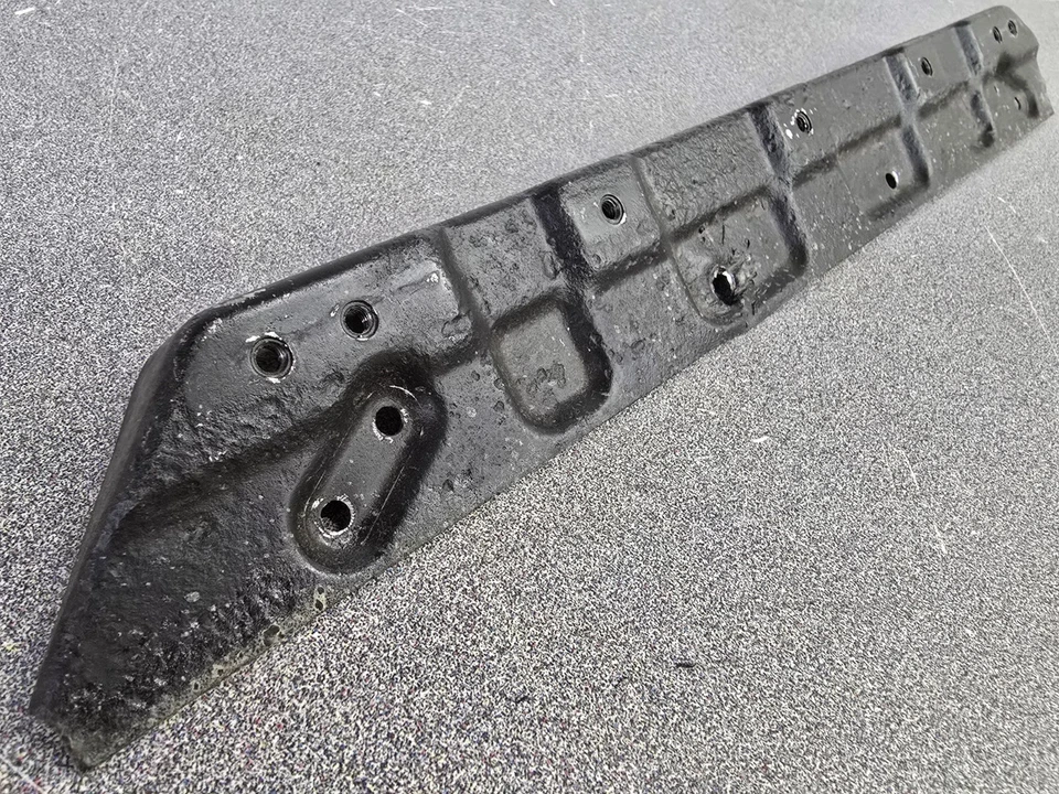 USED ORIGINAL GENUINE PORSCHE 911 912 SWB PASSENGERS SEAT LOCKING RAIL - Image 3 of 4