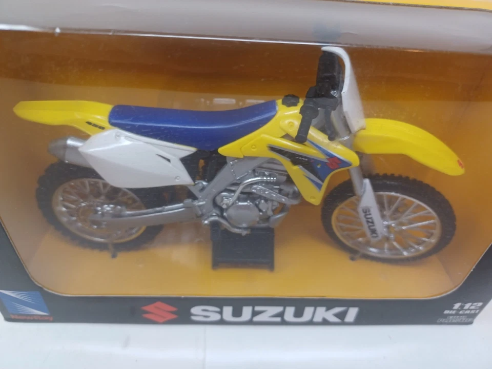 New Ray Roadrider collection Suzuki RM-Z 450 1:12 Diecast  - Image 2 of 3