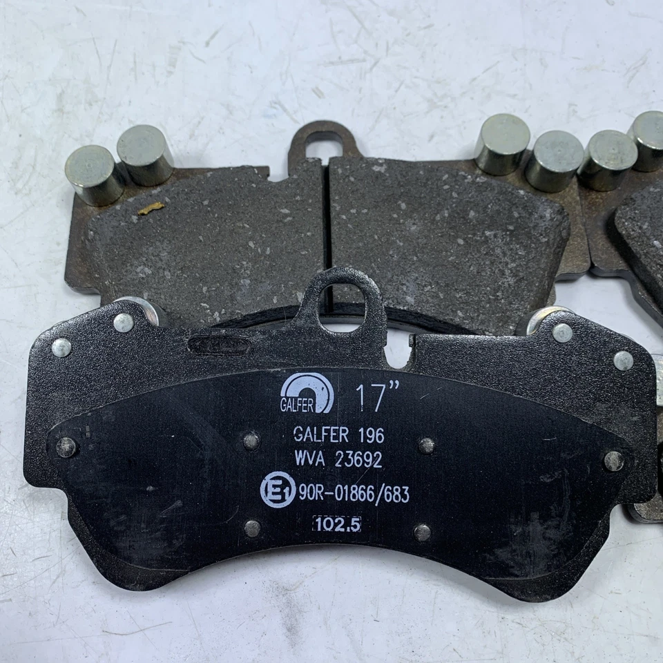 Kit pastiglie freno anteriori Vw Touareg 2002-2018 - Porsche Cayenne 2002-2010 - Immagine 2 di 3