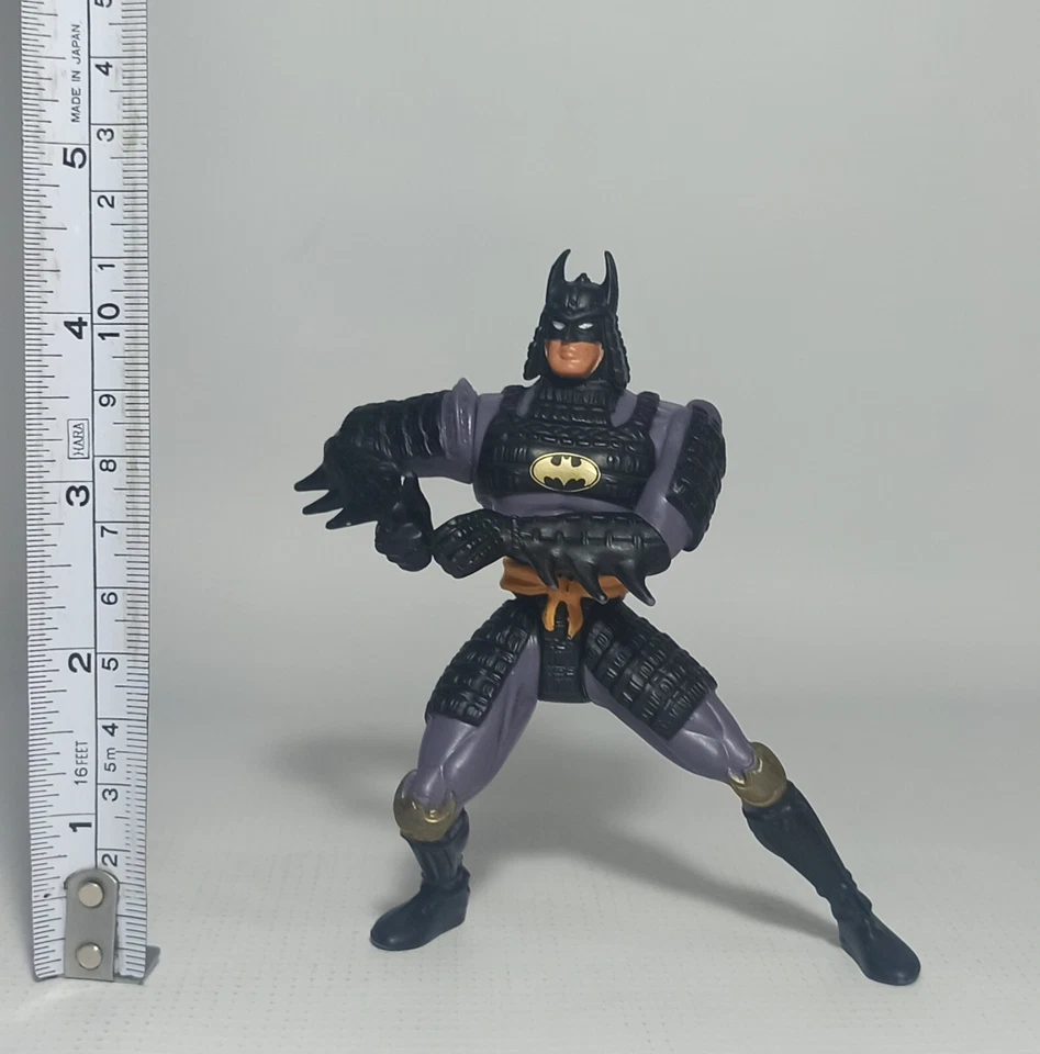 肯纳复古 1995 蝙蝠侠传奇武士蝙蝠侠 5 英寸活动人偶 — 第 2/4 张图片