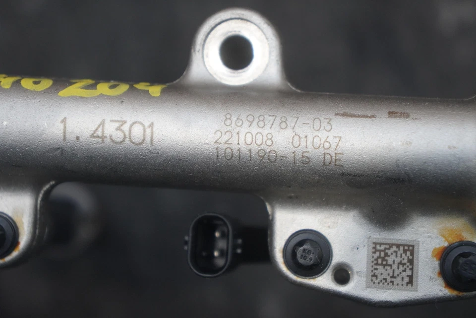 Juego de 6 inyectores de tubo de riel de combustible de alta presión 13538656548 OEM BMW M240i G42 2023 Foto 4 de 4