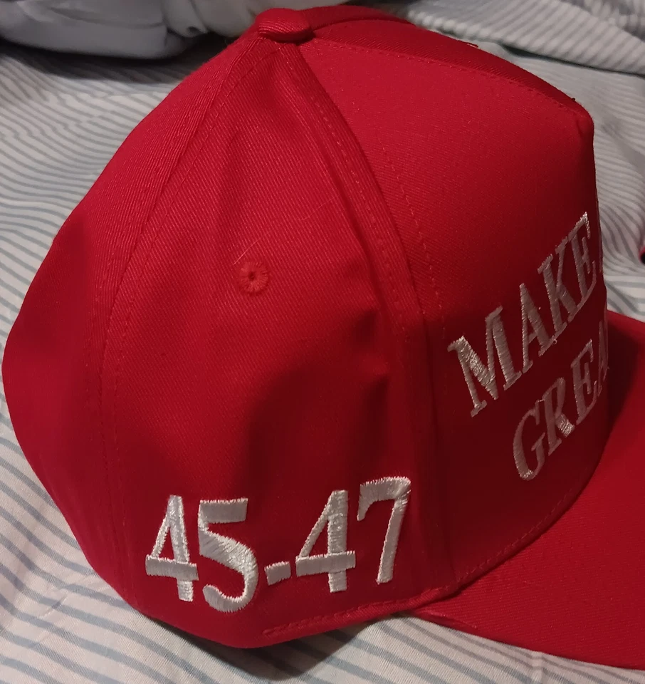 Sombrero MAGA rojo y blanco Trump 45-47 Make America Great Again 2024 HECHO EN EE. UU. - Imagen 3 de 4