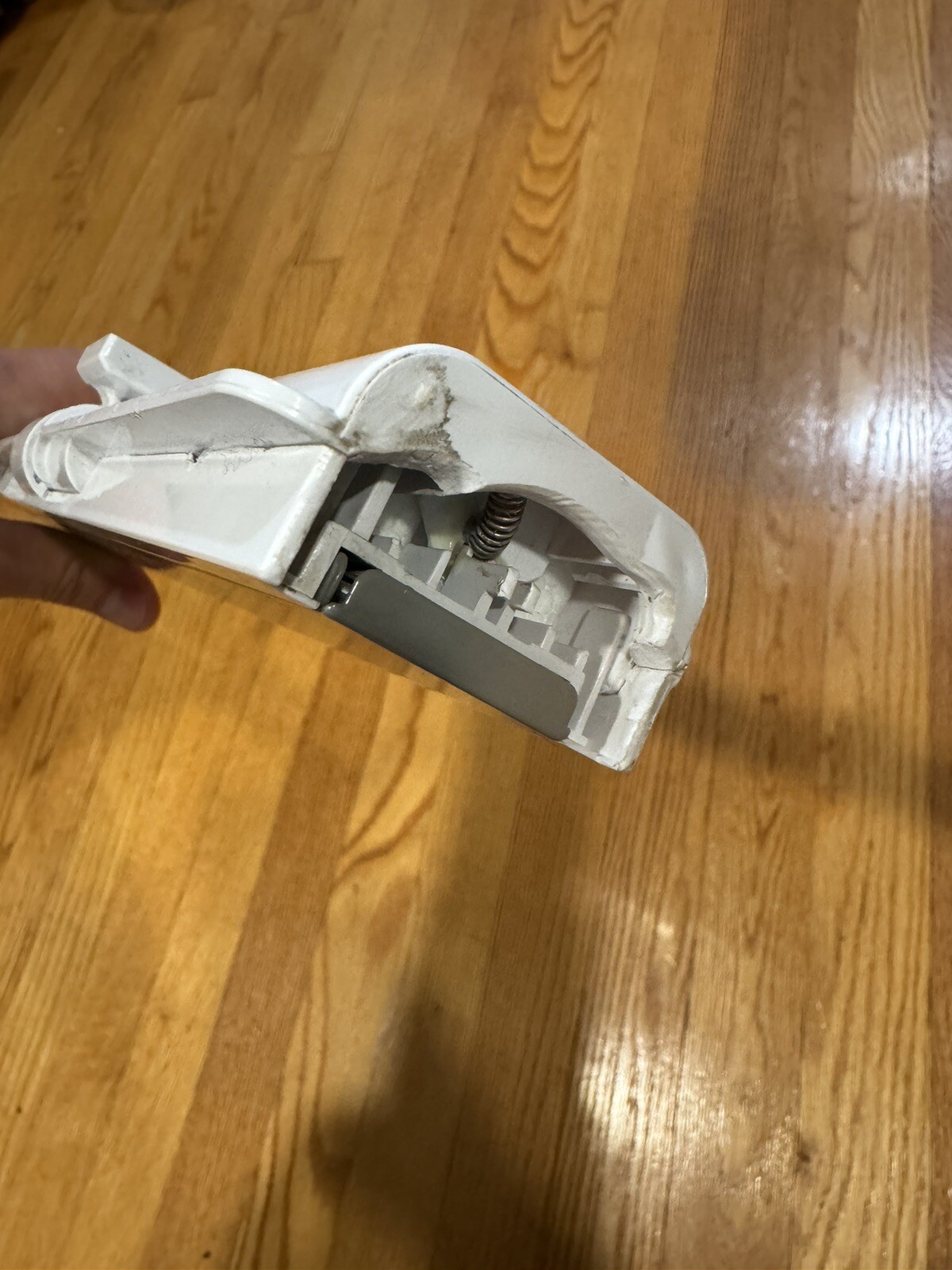 SAMSUNG REFRIGERATOR FLIPPER PART DA9712624A Broken On End See