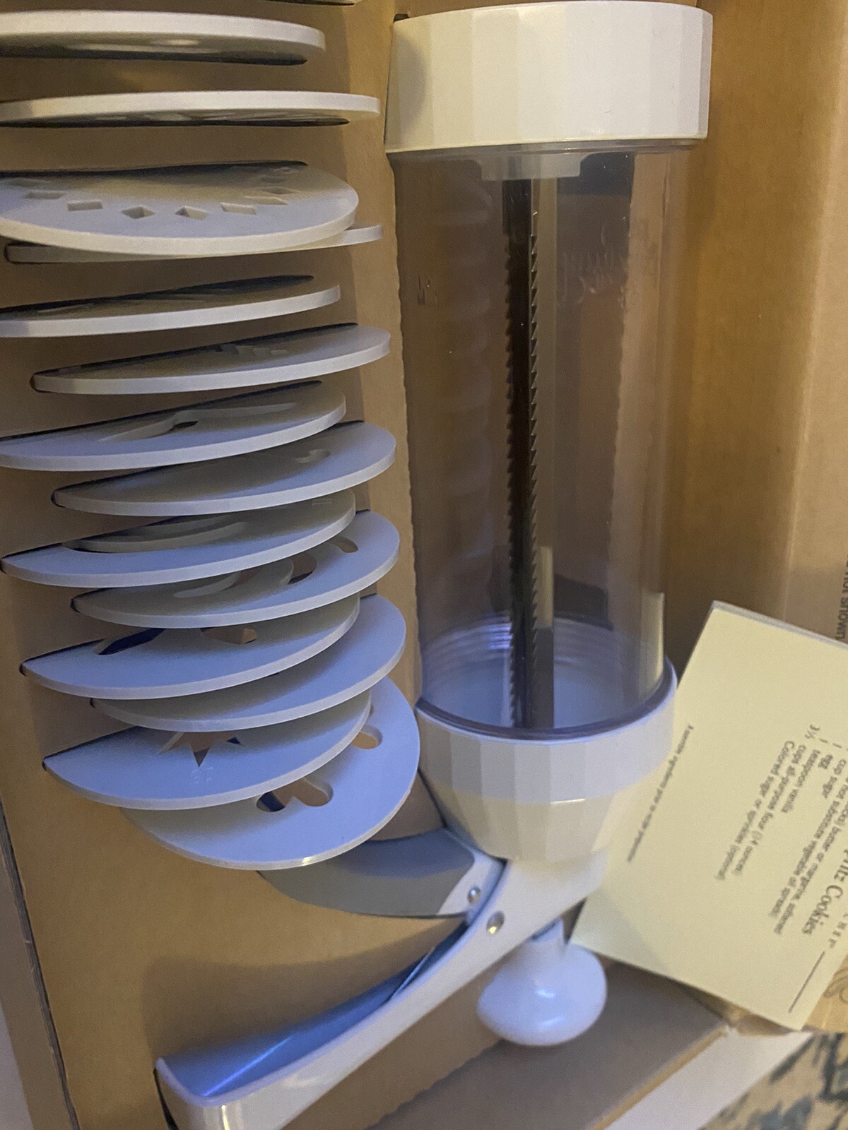 THE PAMPERED CHEF Cookie Press 1525, 16 Cookie Discs Designs w