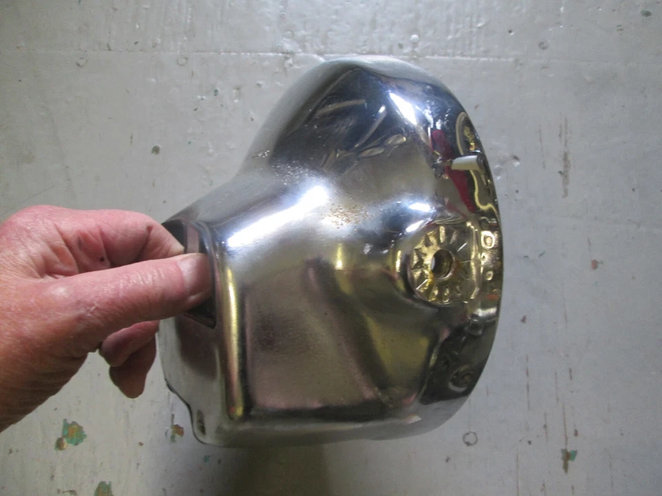 VINTAGE RARE  1979 HONDA CB750L HEAD LIGHT CASE BUCKET 61301-425-871 MINOR PITS - Image 3 of 4