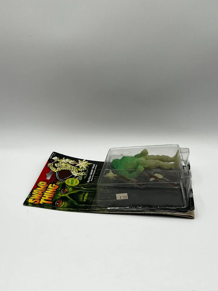 Figura de acción Swamp Thing Bio-Glow Swamp Thing Kenner 1990 Brilla en la oscuridad LEER Foto 3 de 4