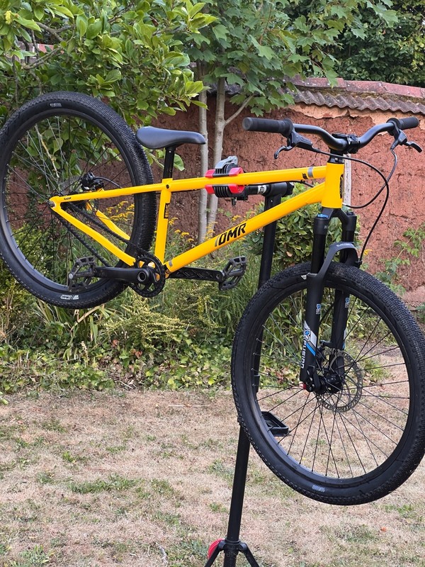 DMR sect pro dirt jump bike-excellent condition-Dakar yellow-26” wheels