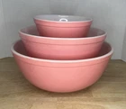 Vtg Solid Pink Pyrex Set Of 3 Pyrex Nesting Mixing Bowls 401,402,404 Good Color