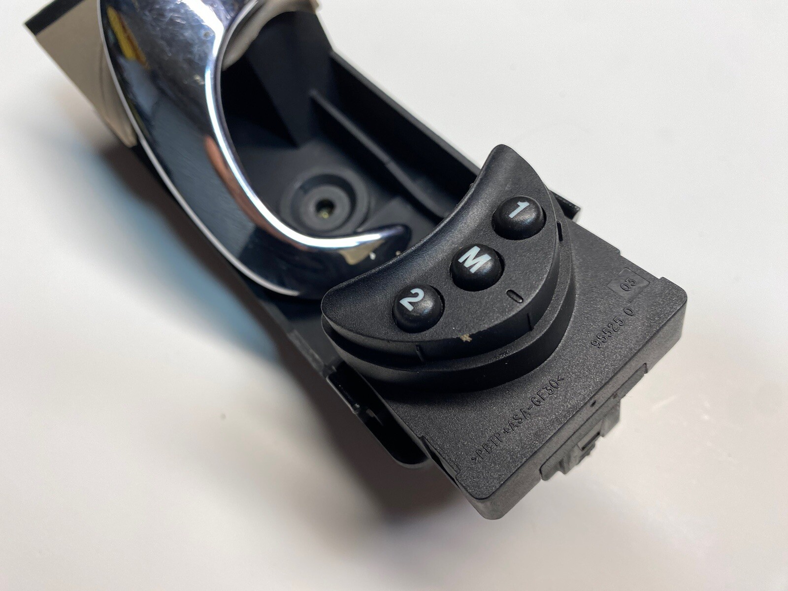 9706 Jaguar XK8 X100 Front Left Driver Side Inner Door Handle Trim SDZ