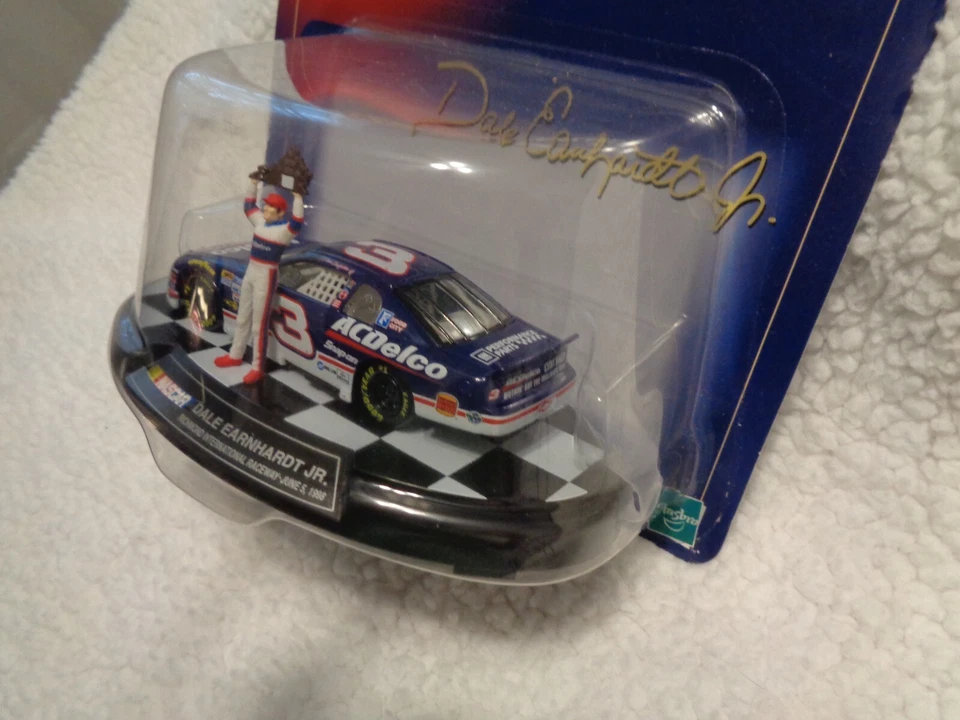 Dale Earnhardt Jr #3 Winner's Circle Victory Celebrations Richmond 1/43 AC Delco - Image 4 of 4