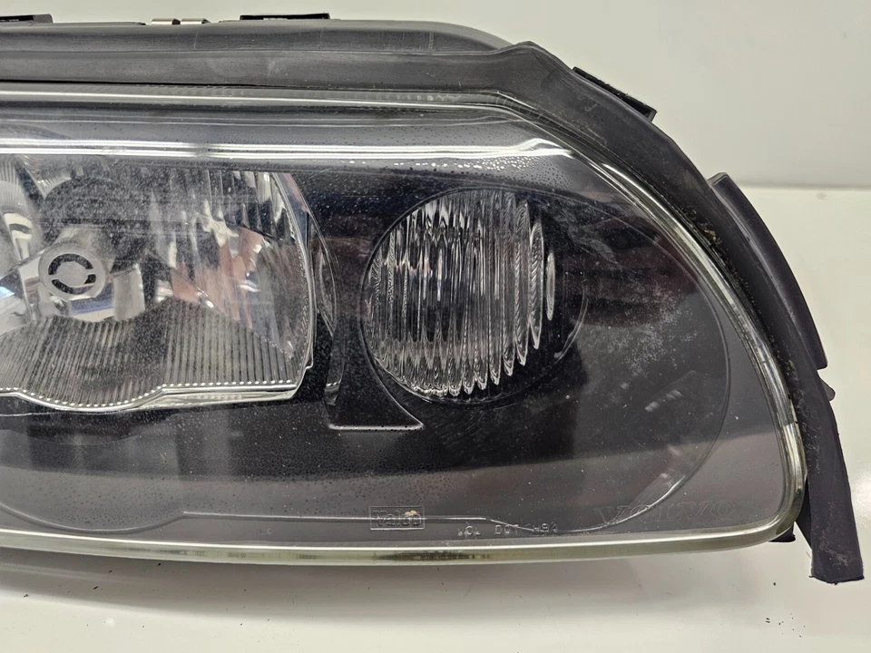 01-04 Volvo S60 Passenger Xenon Headlight Assembly 30655955 - Imagem 3 de 4