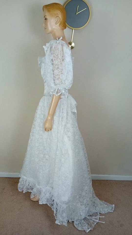 VINTAGE 80S WHITE SATIN & LACE VICTORIAN STYLE WEDDING DRESS 8 10 BNWOT - Image 4 of 4