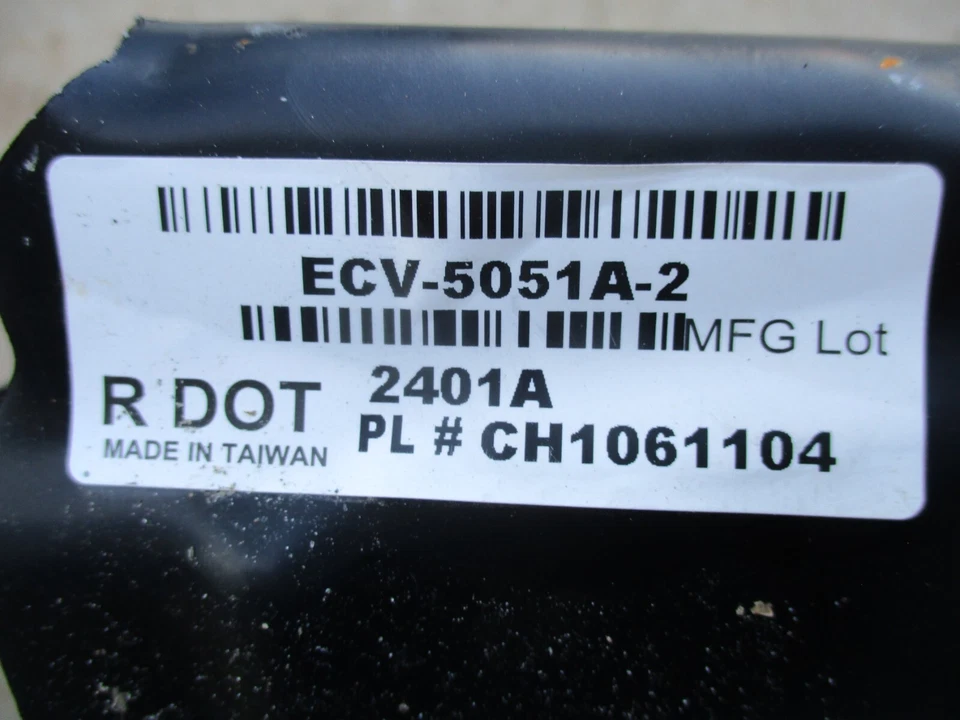 SOPORTE PARACHOQUES DELANTERO DERECHO AFTERMARKET 2013 2014 2015 2016 2017 2018 DODGE RAM 1500 Foto 3 de 3