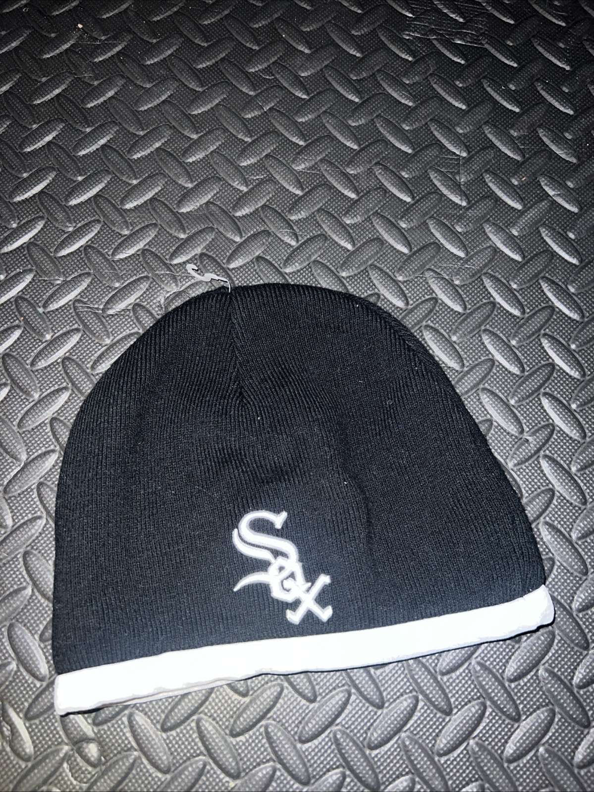 NWT Chicago White Sox Baseball New Era Knit Hat Beanie Cap MLB Black Therma Base