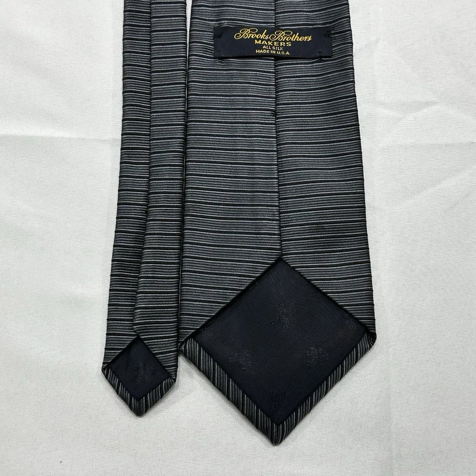 Corbata Brooks Brothers Makers Repp Gris Rayas 100% Seda Hecha en EE. UU. 3,75"x 58" Foto 3 de 4