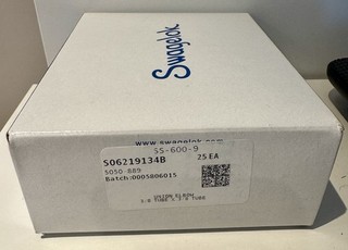 1 box of 25 stainless steel swagelok ss 600 9