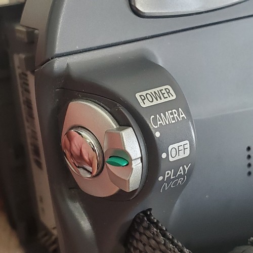 Canon Optura 20 Mini DV Camcorder With Mini Tripod, Filters, 2 Lenses, Remote - Picture 11 of 23