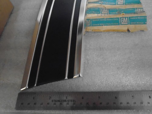 NOS GM Chevy pickup C10-C30 Blazer FENDER MOLDING CHEVY TRIM oem k10 - Picture 7 of 8