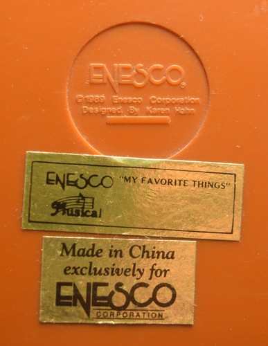 1989 Enesco Music Box, Sew Petite. Multi- Action musical designed by Karen Hahn. - Picture 6 of 9
