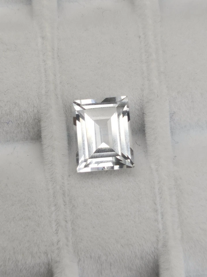 Piedra preciosa de Tasmania sin tratar de 2,75 quilates corte baguette diamante Killiecrankie limpia Foto 2 de 4