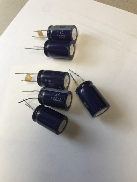 Конденсатор 25v 330mf