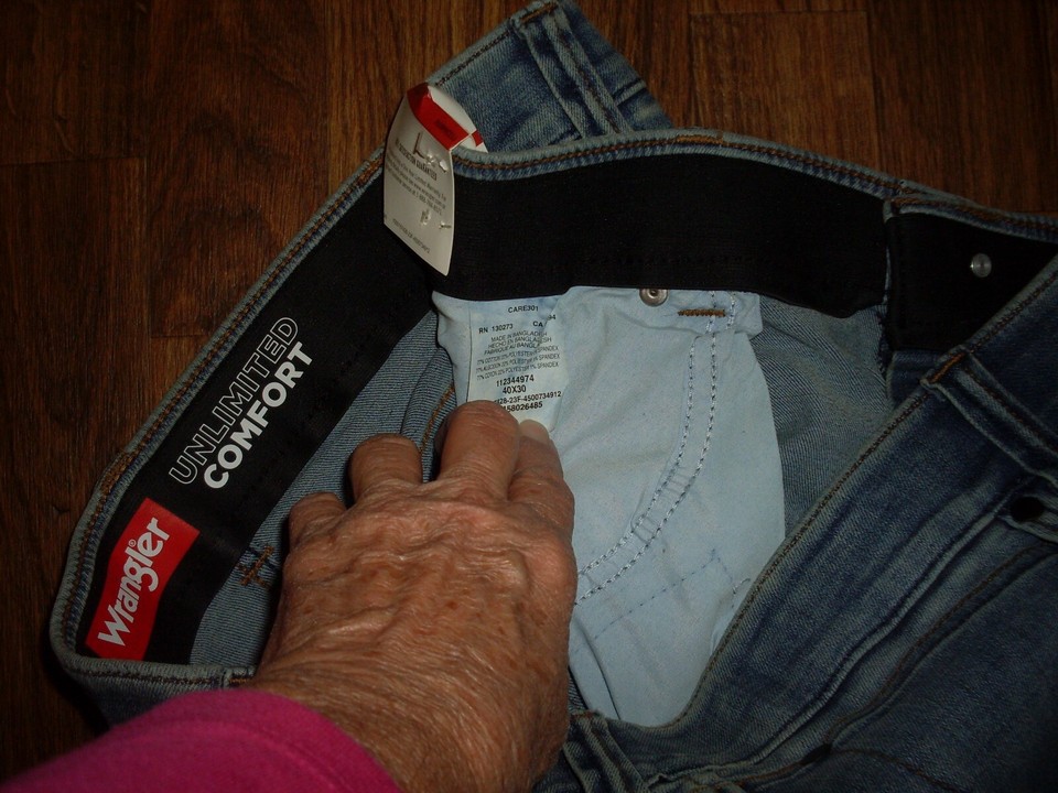 MENS WRANGLER UNLIMITED COMFORT FLEX WAISTBAND TAPER FIT JEANS SIZE