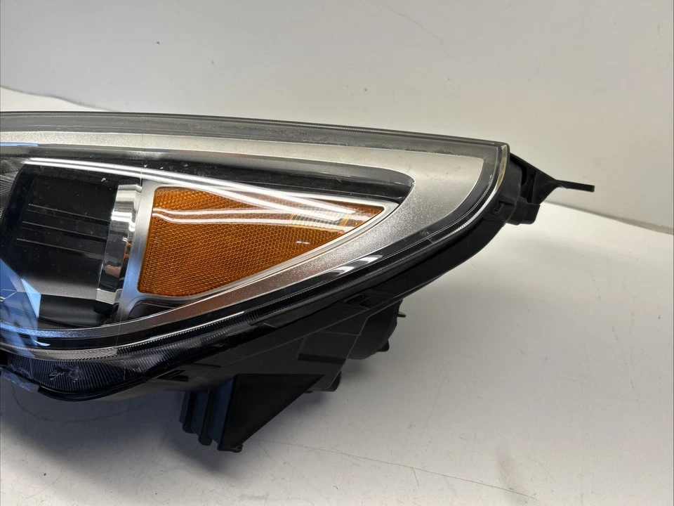 Farol de halogênio dianteiro esquerdo fabricante de equipamento original para 2018 2019 2020 Hyundai Elantra GT 92101-G30 - Imagem 3 de 4