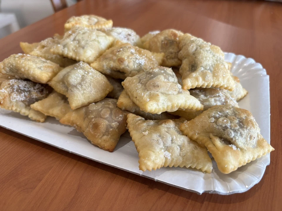 DOLCI ABRUZZESI CON RIPIENO DI CECI, CALCIONETTI, ARTIGIANALI CASERECCI - Immagine 3 di 3