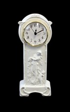 9944208 Porzellan Uhr Jugendstil-M&auml;dchen Bisquit K&auml;mmer H22cm