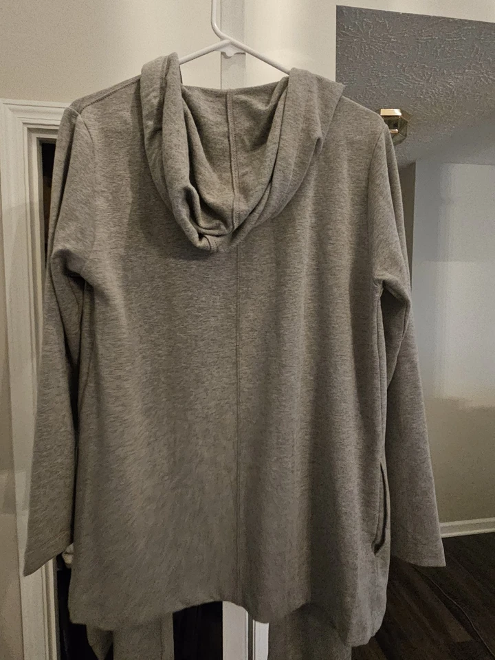 Женский маленький серый флисовый кардиган с капюшоном Eddie Bauer Camp - Изображение 2 из 4