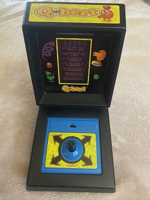 Vintage 1983 Parker Brothers QBert Tabletop Mini Arcade Game 80s Tested & Works