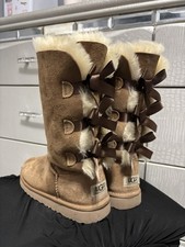UGG bailey bow tall girls size 3y Chestnut