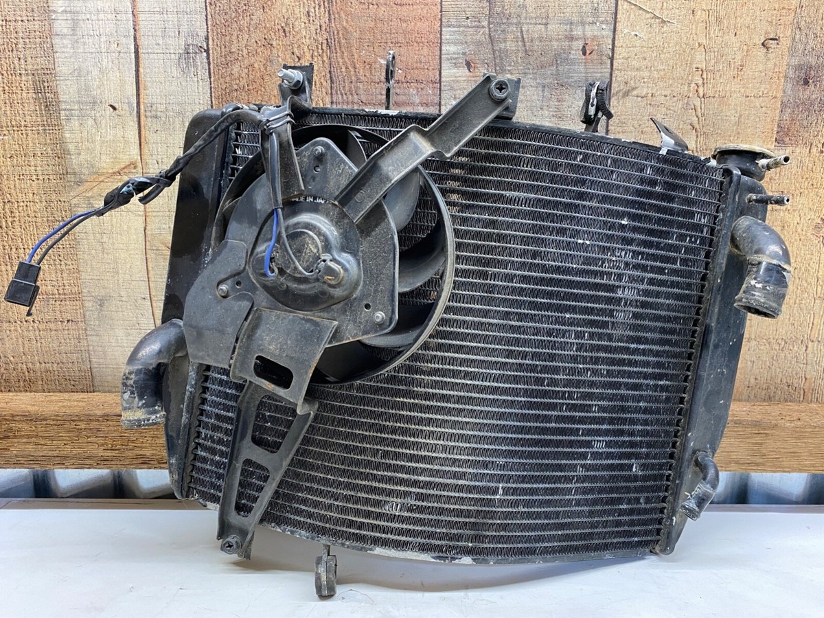 新品未使用です！ 新品 進撃の巨人 リヴァイ兵長 アクション フィギュア H2 進撃の巨人