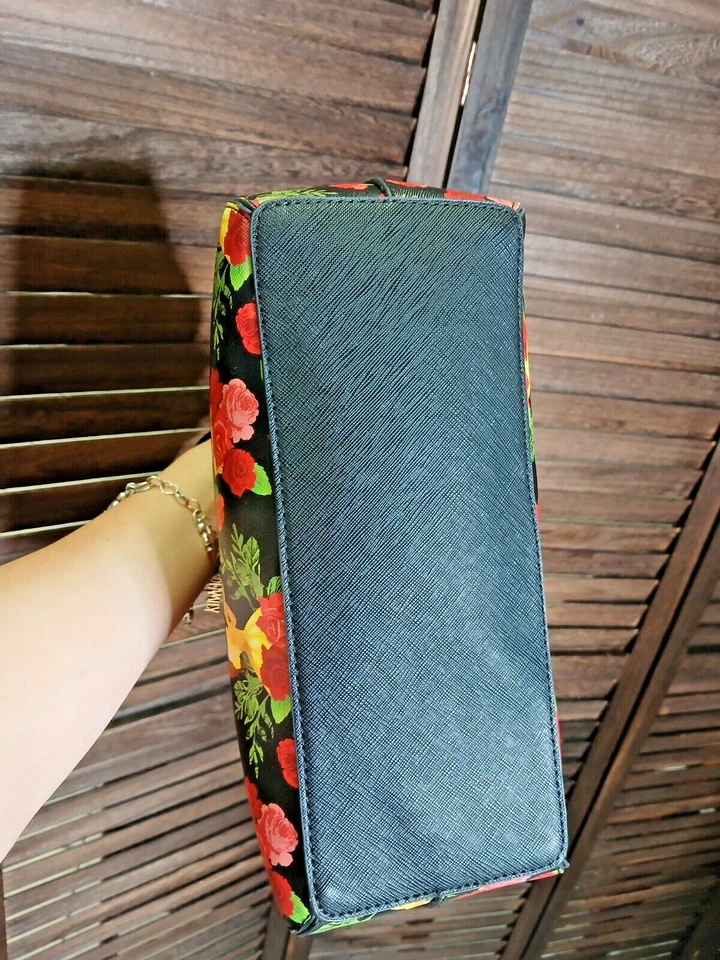 BOLSO DISNEY Loungefly RARO Disney 🏰 Cartera Bella Bestia 🌹Rosas Rojas Foto 4 de 4