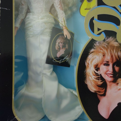 Muñeca Dolly Parton vintage 1996 Goldberger edición limitada coleccionable vestido blanco con caja - Imagen 4 de 12