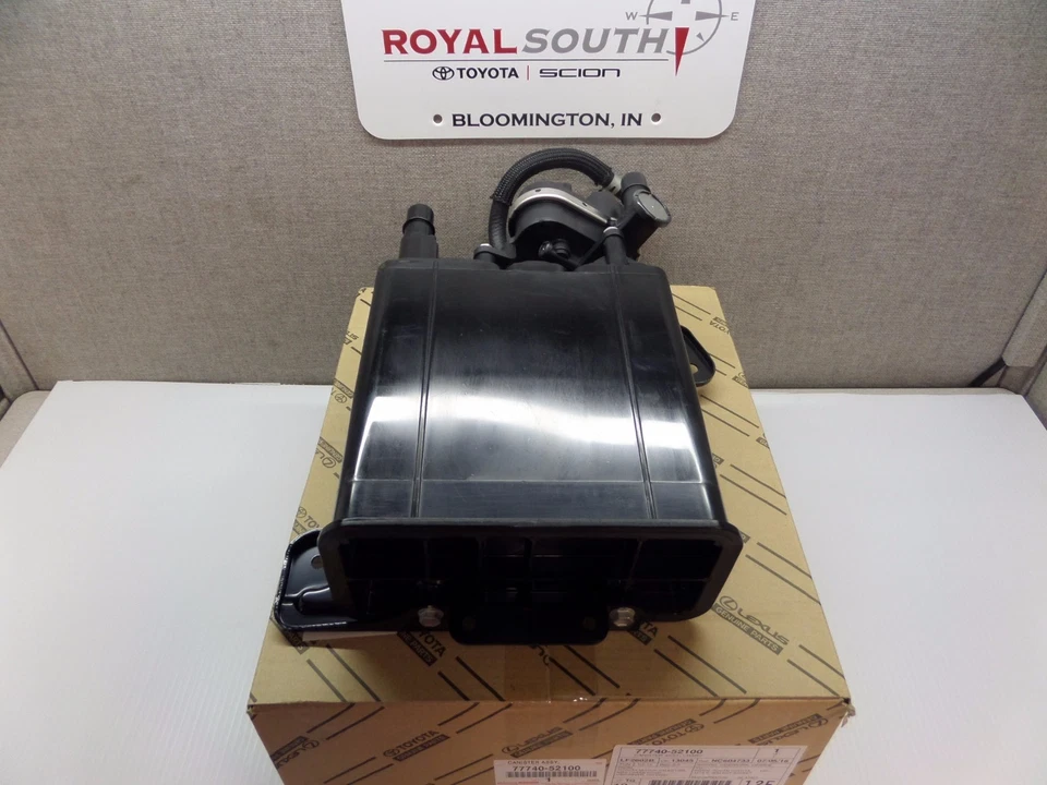 Bote de carbón Scion xA xB 2006 EVAP genuino OEM Foto 2 de 4