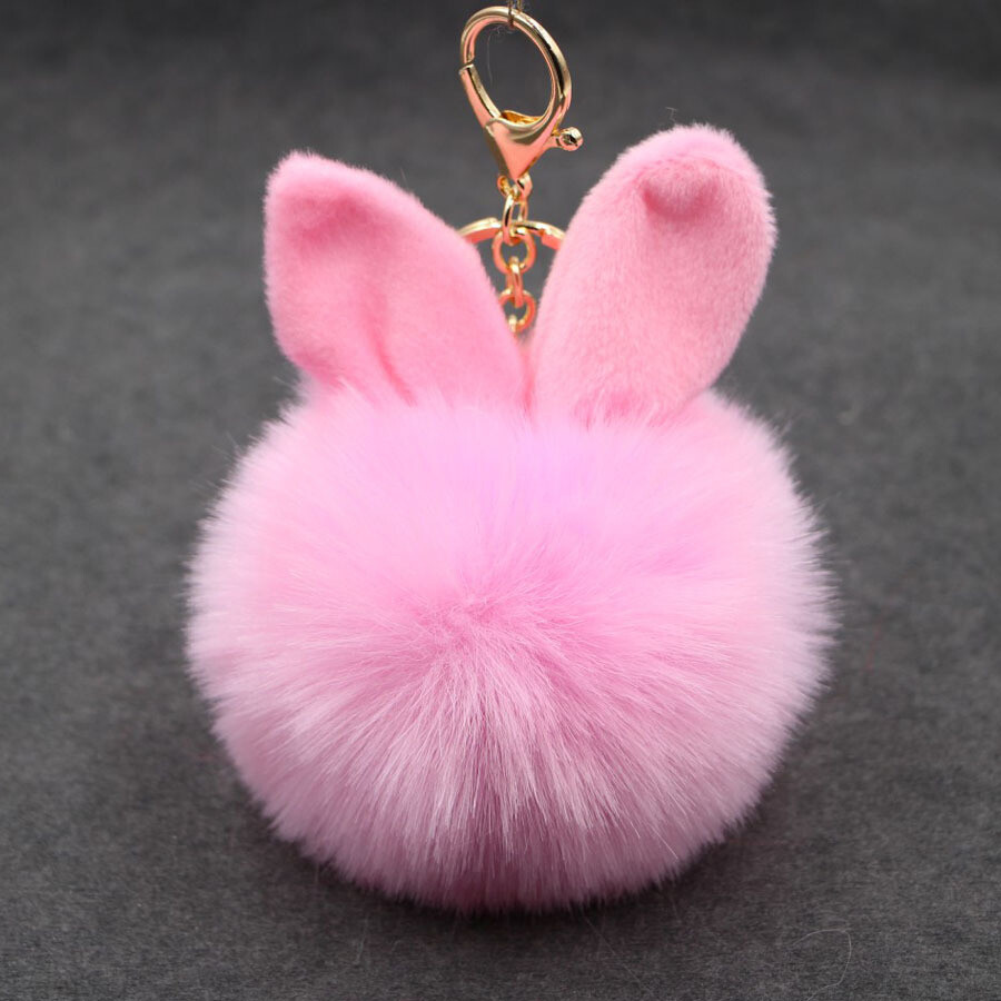 Bal Met Het Effect Van Bont Ruwharige Bal Kleurrijke Beeldverhaal Pluizige Pompon Bontbal 131143862