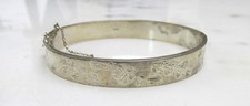 Vintage Etched Sterling Silver Hinged Bangle Bracelet  7-1/2"  14.5g  10-D838