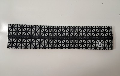 Lululemon Fly Away Tamer Headband Black White Geometric Tri Geo Silver Spoon