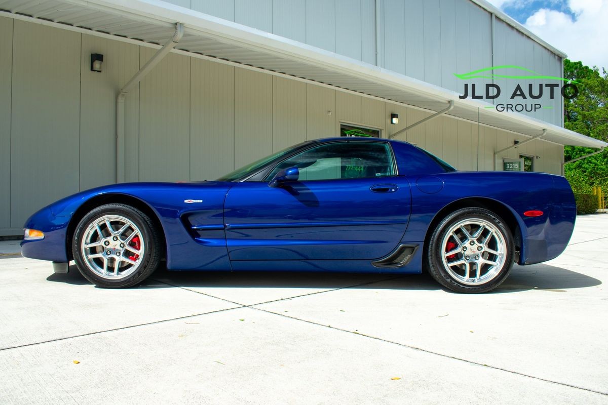 2004 Blue Chevrolet Corvette   | C5 Corvette Photo 3