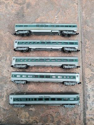 5 N Scale Minitrix Penn Central lightweight Passenger Car Set Used
