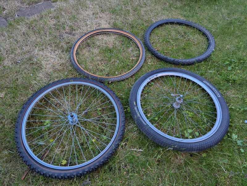 Mountain Bike Front and Rear Wheels 26-inch and Tyres
