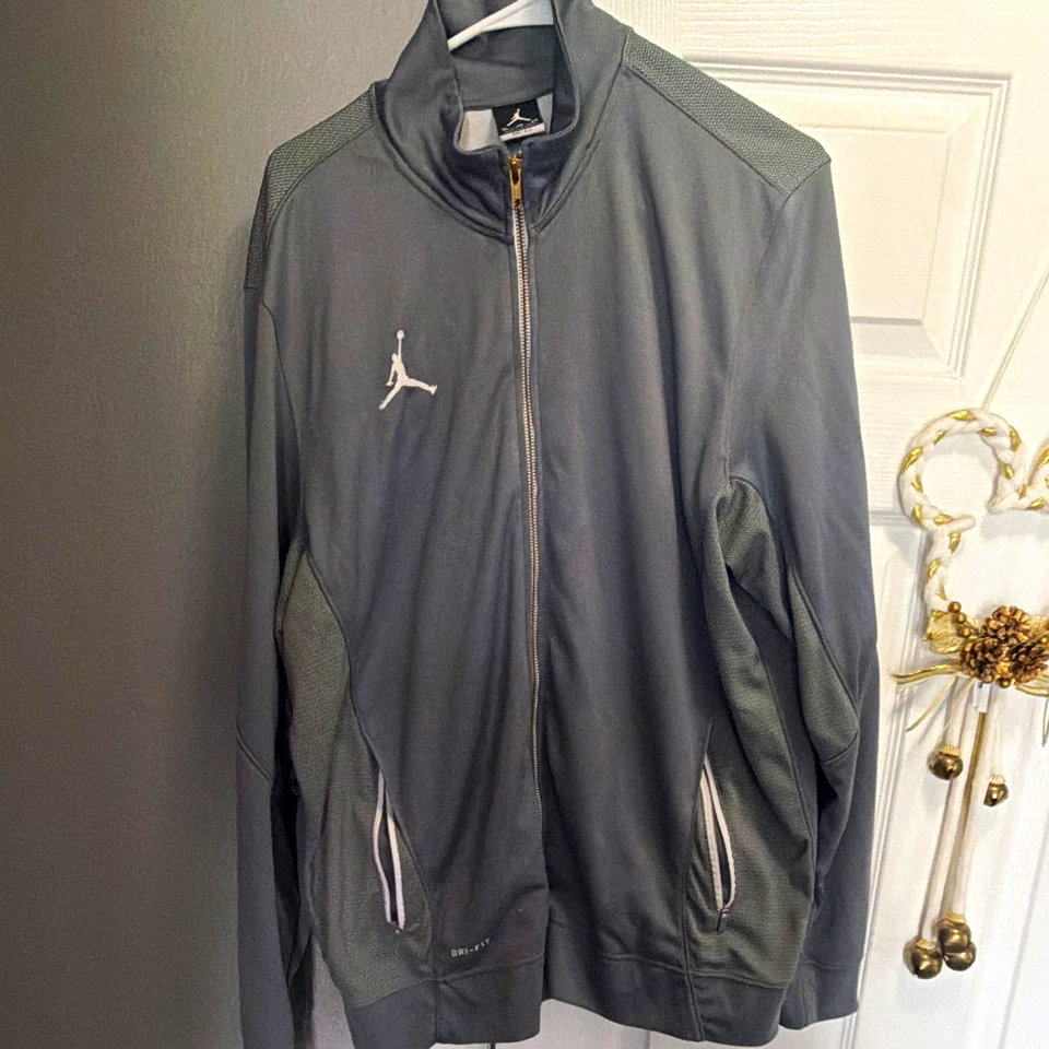 Jordan Dri-FIT Men's Gray Full-Zip Track Jacket w/ Zipped Pockets XL - Image 1 of 4