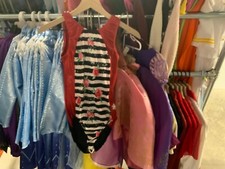 Pre-Owned Snowflake Designs Adult Medium Gymnastics Leotard Red Roses Design